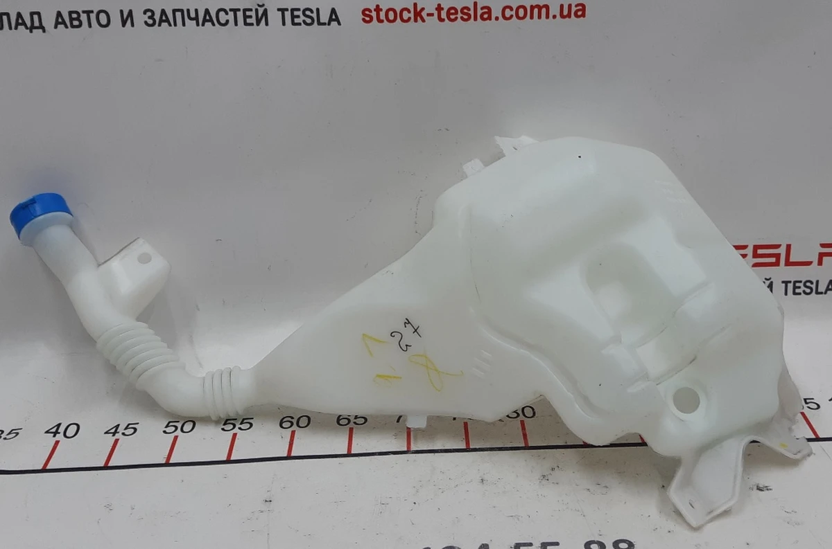 1 Бачок склоомивача з кришкою Tesla model S, model S REST 1005400-00-D