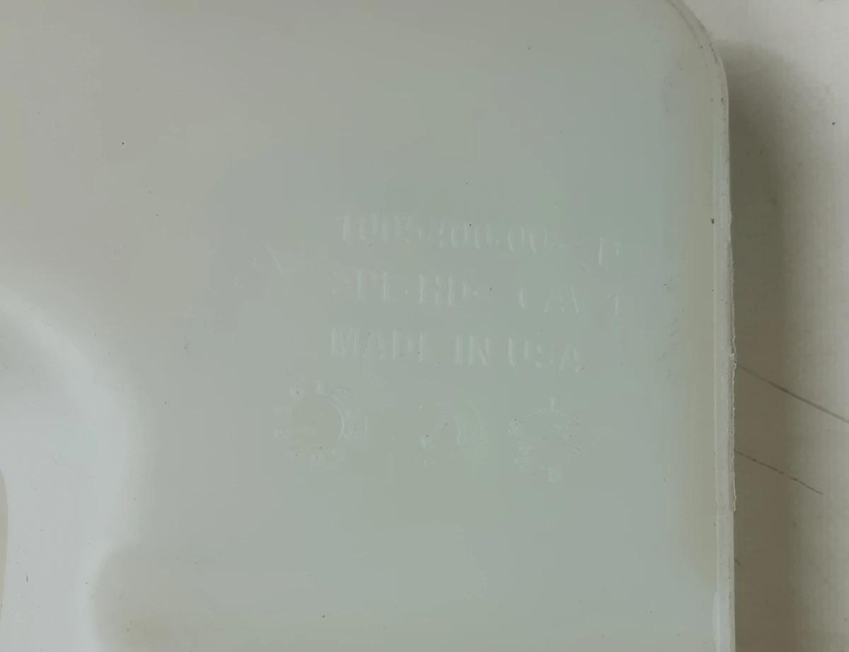 1 Бачок склоомивача з кришкою Tesla model S, model S REST 1005400-00-D