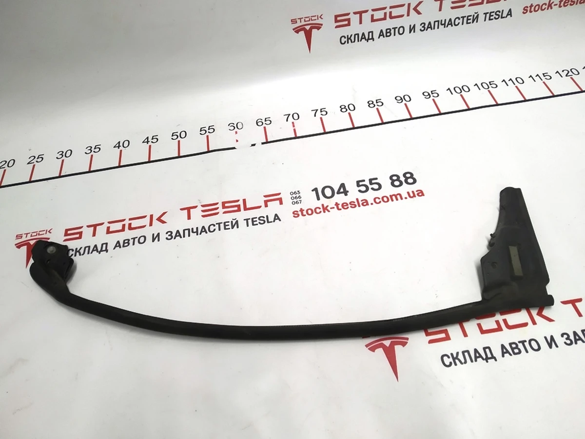 6 Ущільнювач двері передньої лівої, передній Tesla model S, model S REST 1005420-00-D