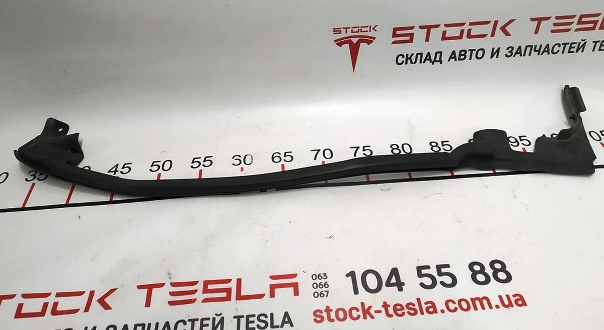 5 Ущільнювач двері задньої правої передній Tesla model S, model S REST 1005423-00-D