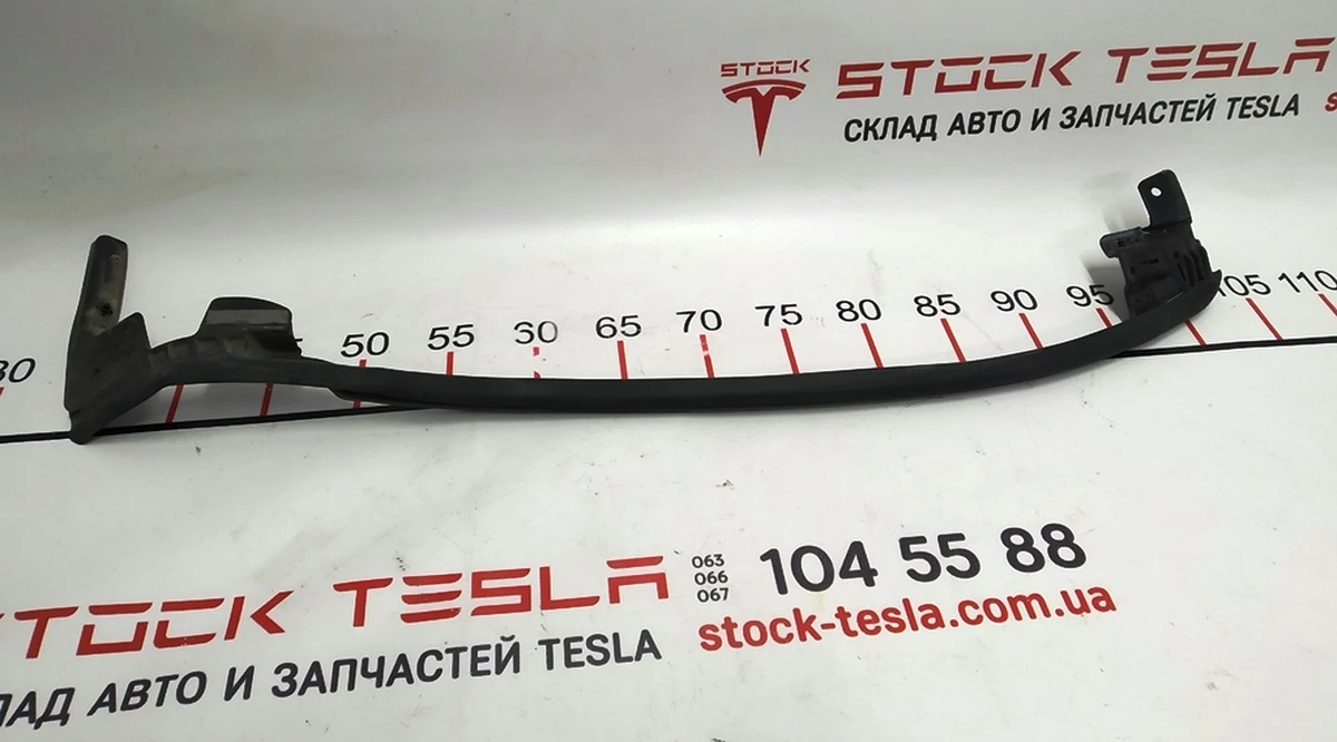 5 Уплотнитель двери задней правой передний Tesla model S, model S REST 1005423-00-D