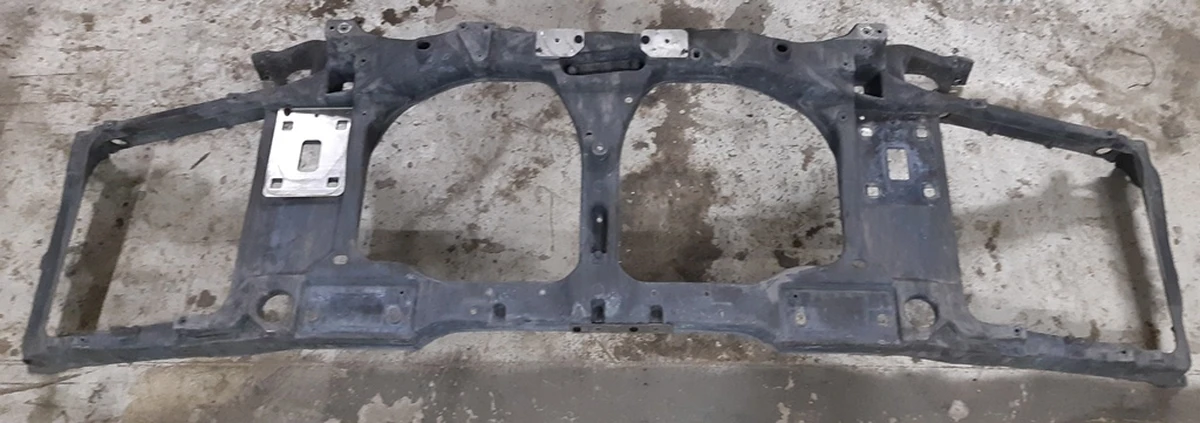 1 Панель радиаторов (телевизор) металл RWD Tesla model S 1005536-00-J