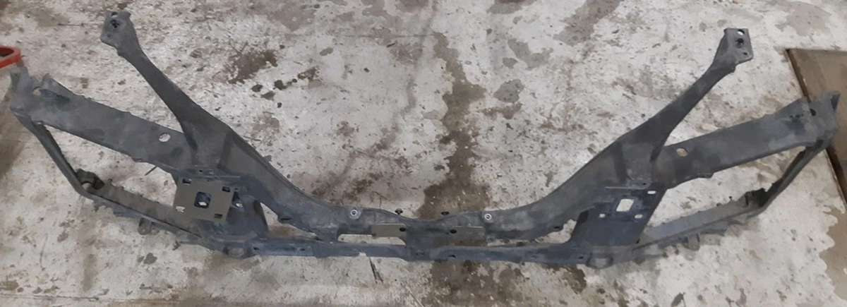 1 Панель радиаторов (телевизор) металл RWD Tesla model S 1005536-00-J