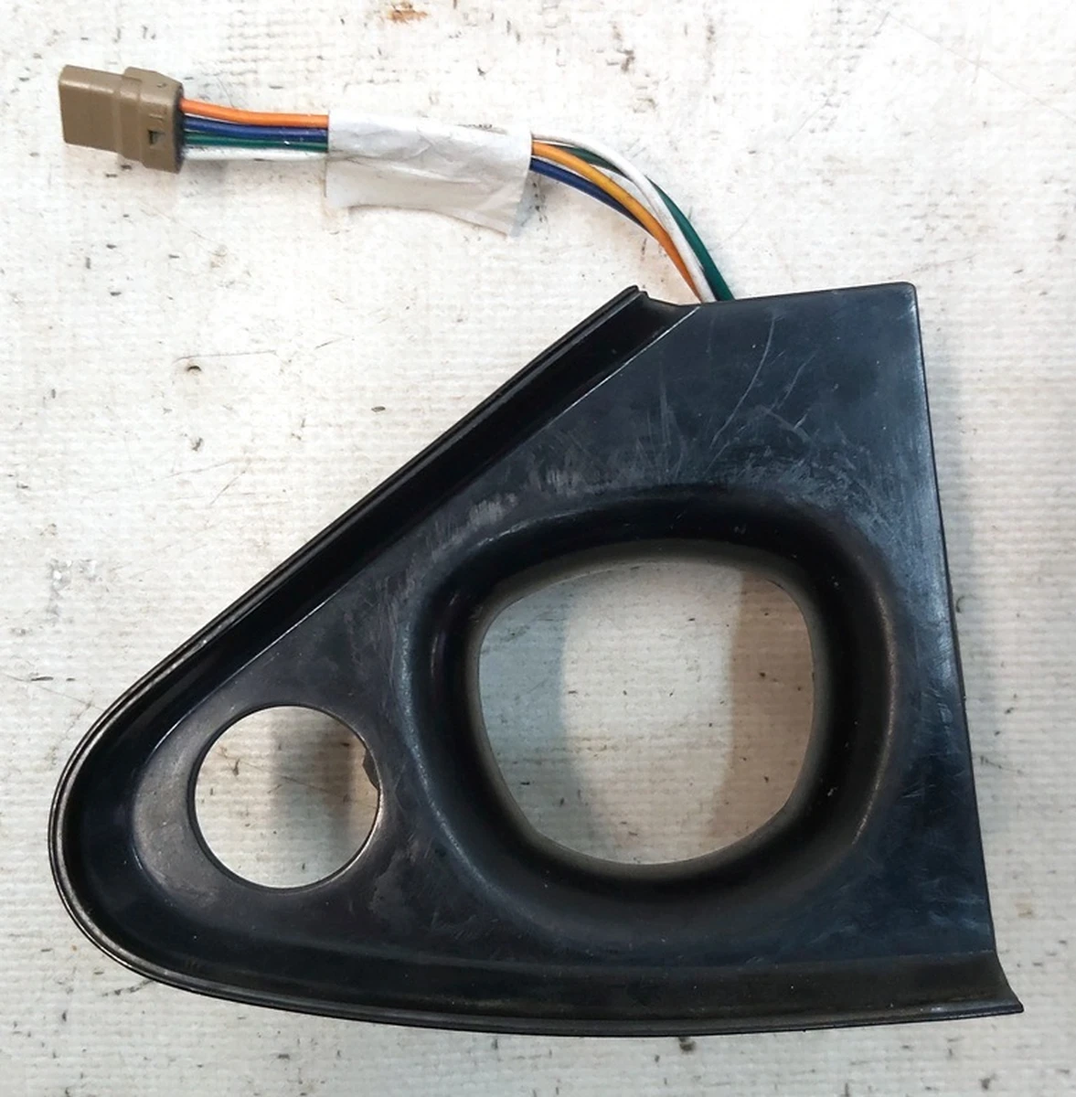 8 Посадочное гнездо лючка порта зарядки под магнит Tesla model S 1005613-00-E