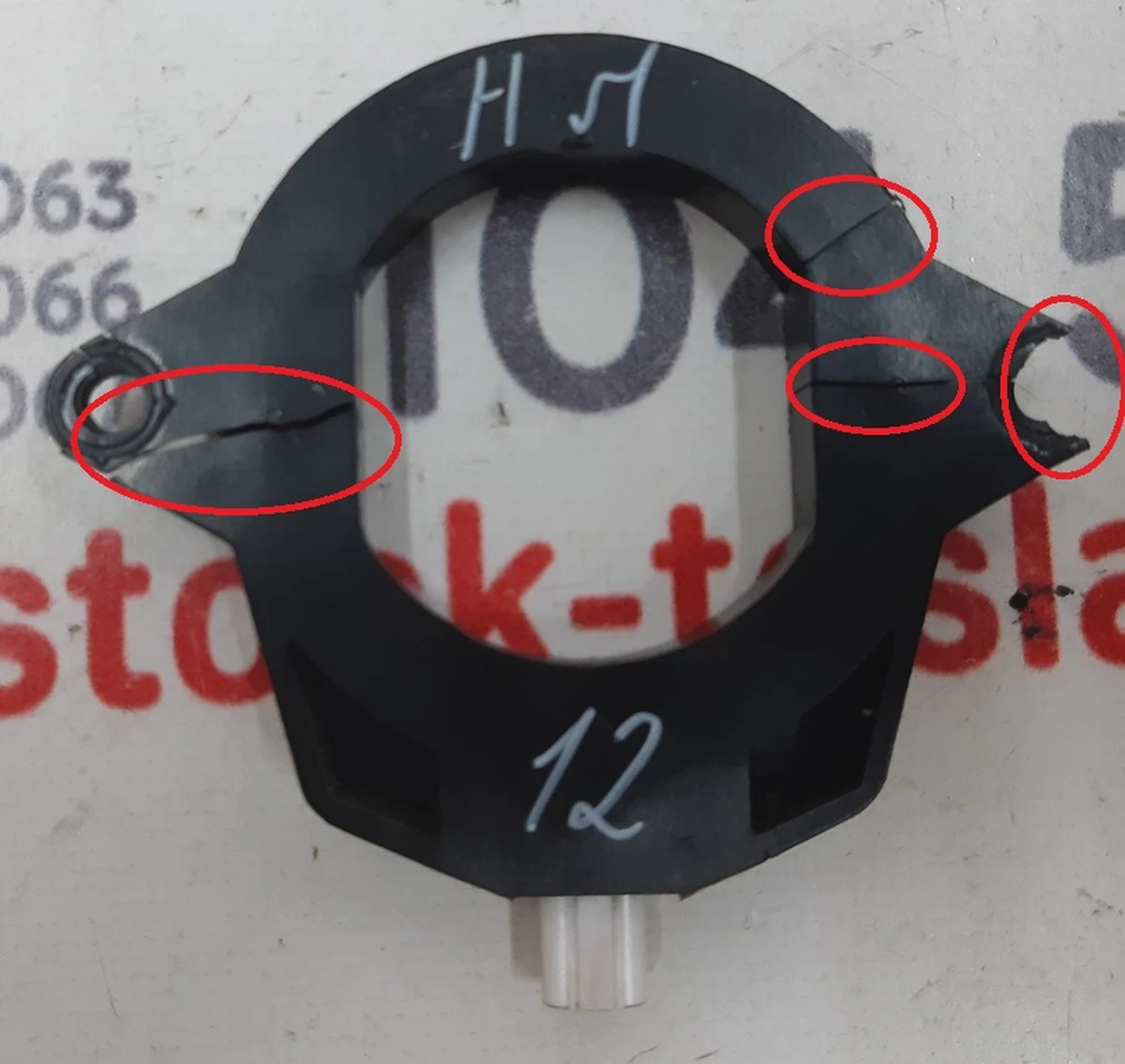 1 Антена бездротового ключа котушка з пошкодженням корпусу Tesla model S, model S REST 1005627-00-B