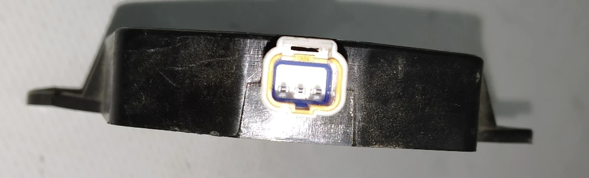 1 Антенна беспроводного ключа катушка с повреждением корпуса Tesla model S, model S REST 1005627-00-B