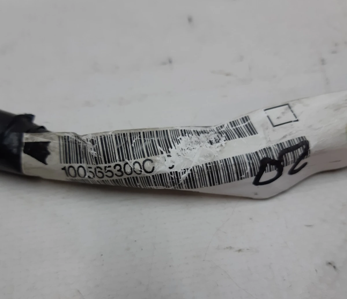 17 Кабель АКБ 12V минус Tesla model S 1005653-00-N