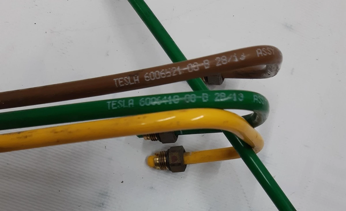 2 Pneumatic line assembly (set of 4 lines) Tesla model S 1005904-00-B