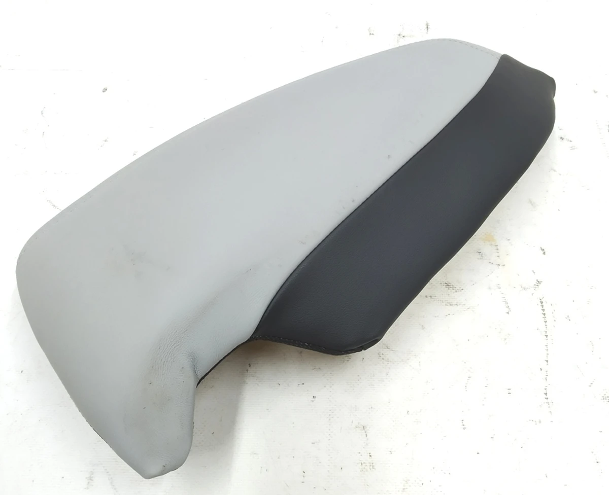 5 Подушка сидіння 2-го ряду права (GRAY) із пошкодженнями Tesla model S, model S REST 1005971-01-A