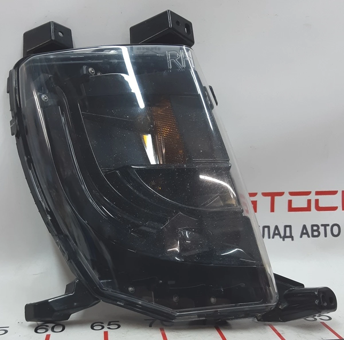 2 Фара противотуманная правая (пустая) Tesla model S 1005996-00-E