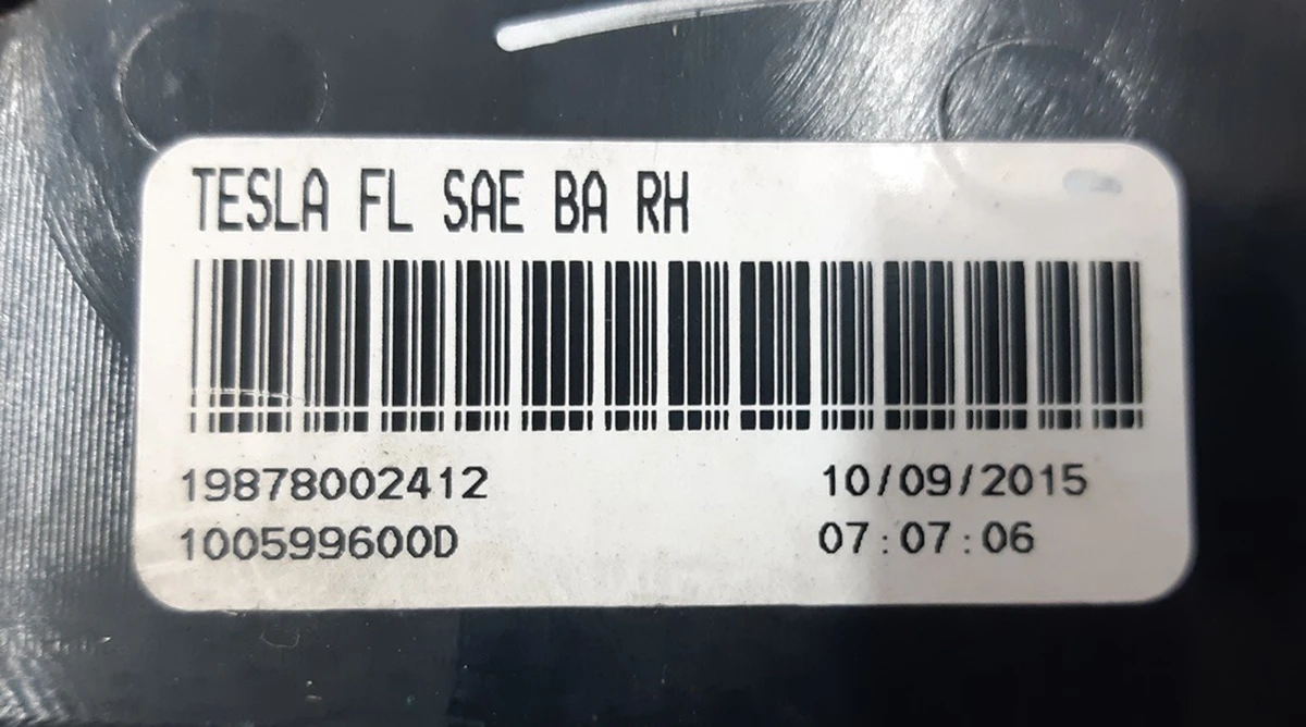 2 Фара противотуманная правая (пустая) Tesla model S 1005996-00-E