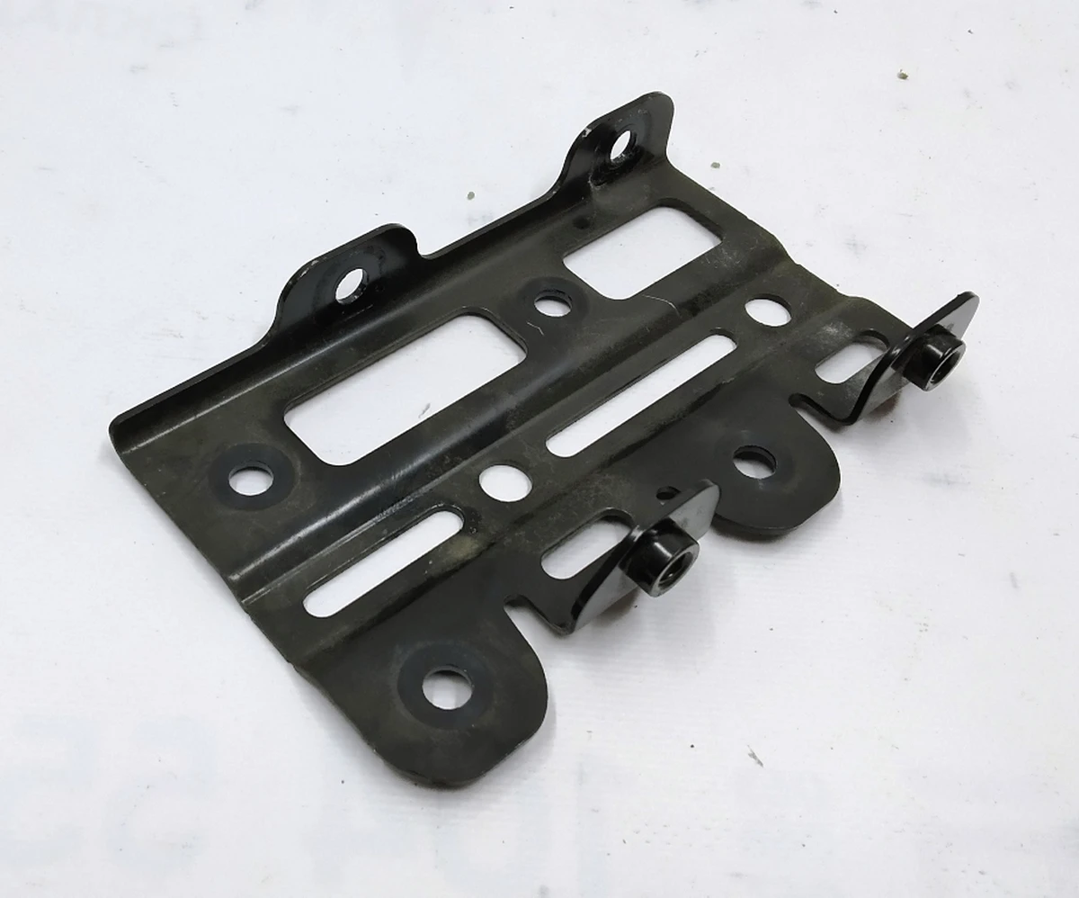 2 Кронштейн компрессора кондиционера верхний Tesla model S 1006079-00-D