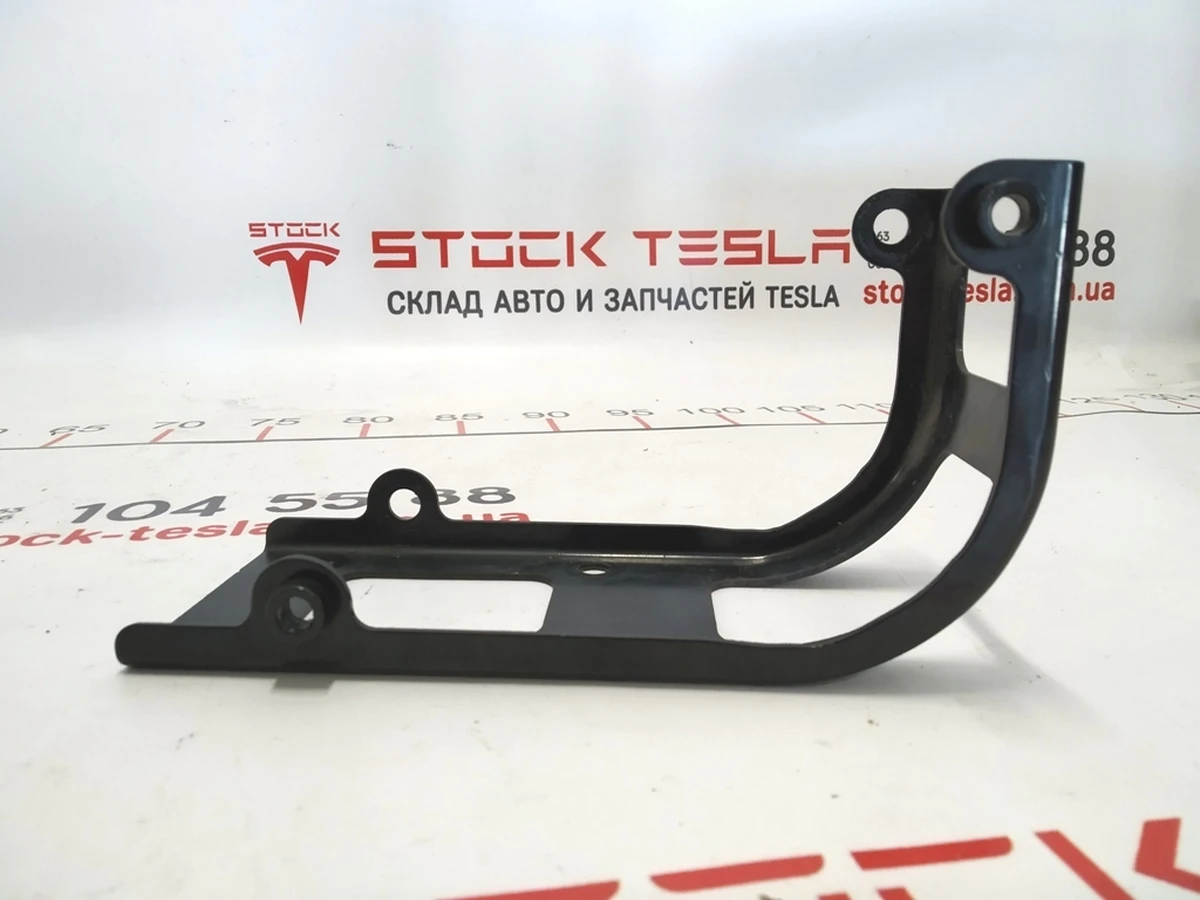 10 Кронштейн компрессора кондиционера верхний Tesla model S, model S REST 1006079-00-D