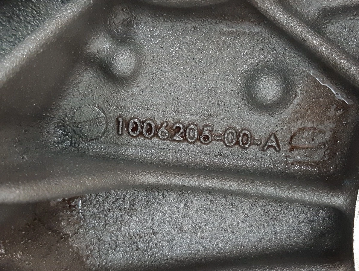 1 Картер редуктора мотора із сальником та підшипниками у зборі Tesla model S, model S REST 1006205-00-A