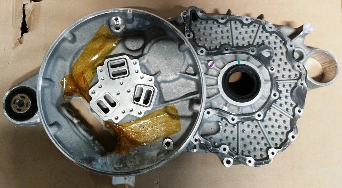 1 Картер редуктора мотора з сальником і підшипниками без сайлентблоку Tesla model S, model S REST 1006205-00-A