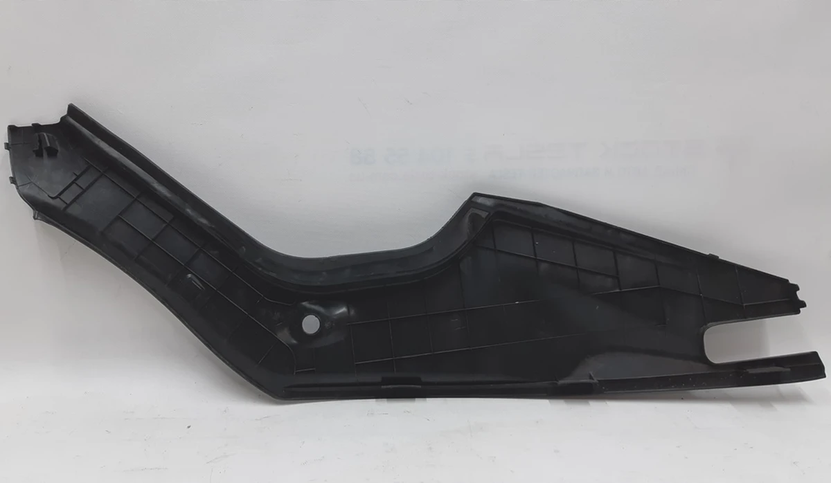 3 Подкапотный пластик бокса правый RWD Tesla model S 1019075-00-E