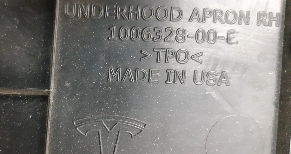 3 Подкапотный пластик бокса правый RWD Tesla model S 1019075-00-E