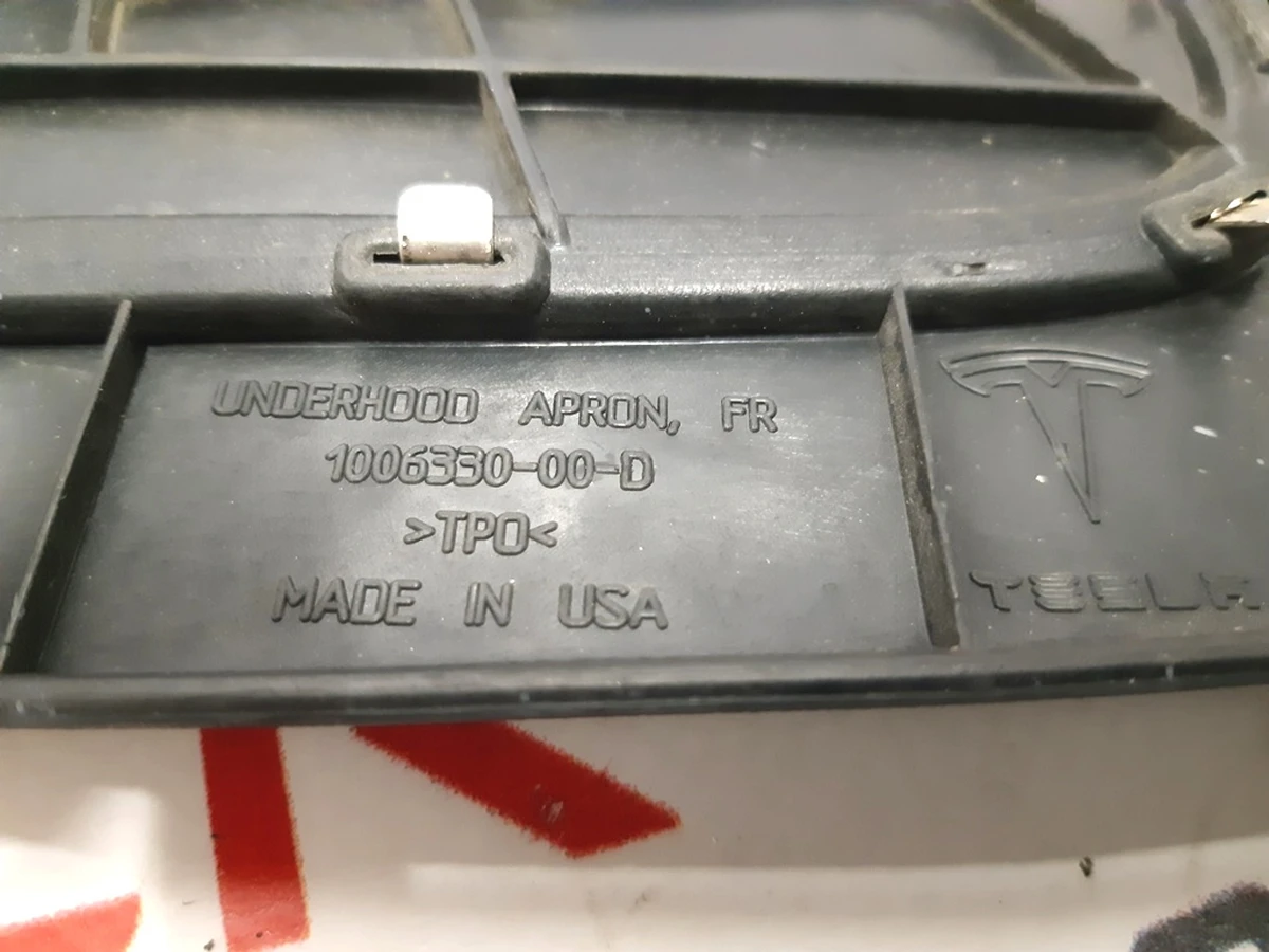 1 Пластик подкапотного бокса передний, структурный RWD (хром накладки) Tesla model S 1051618-00-A