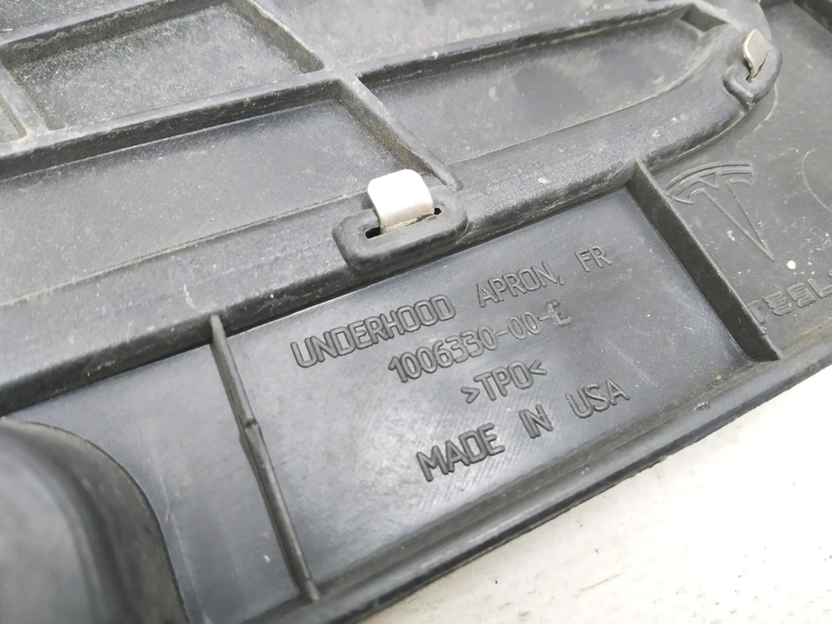 1 Engine compartment plastic front, structural RWD (chrome trim) Tesla model S 1051618-00-A