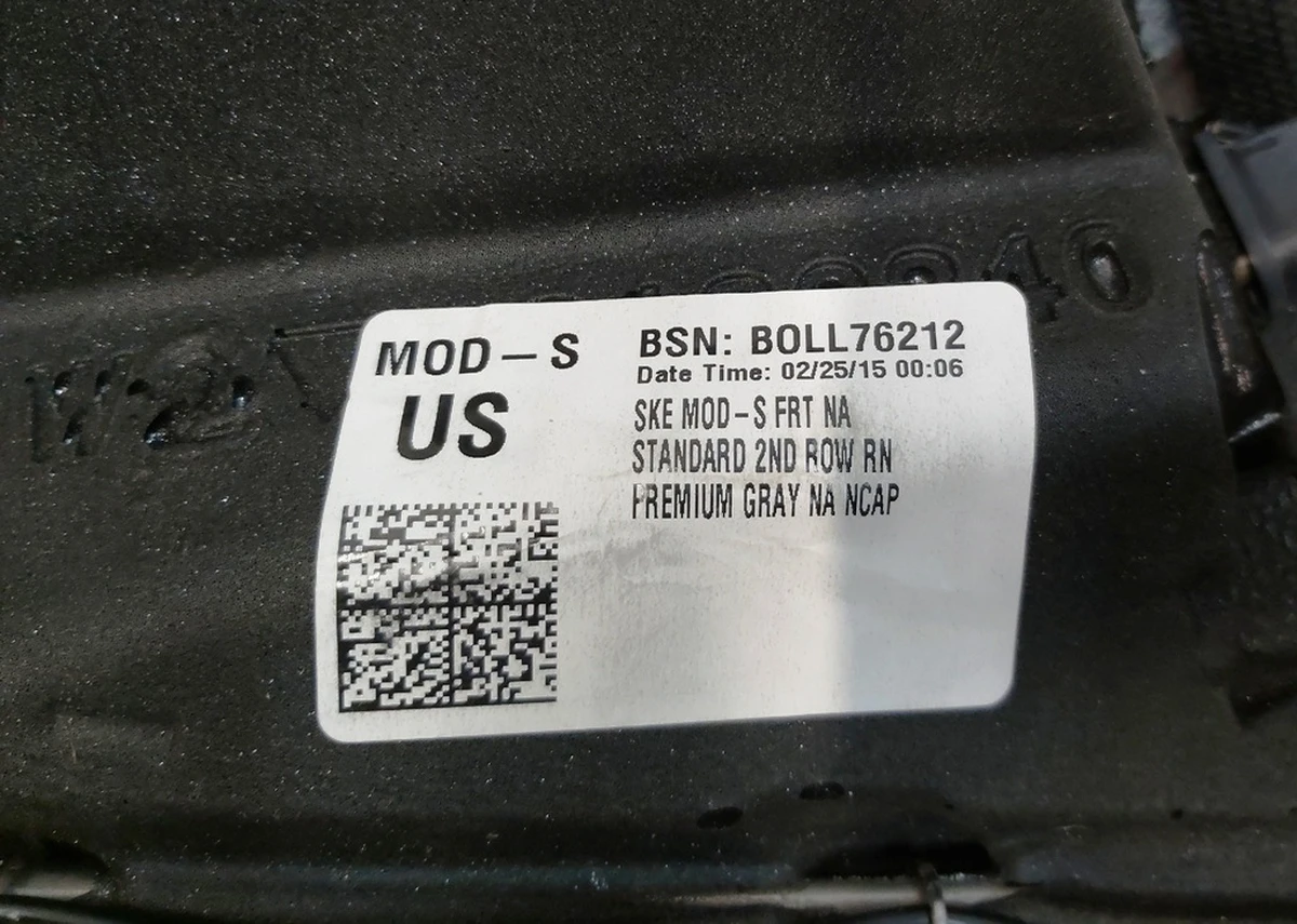 4 Подушка 2-го ряду сидінь ліва PREM GRAY Tesla model S, model S REST 1006402-04-A