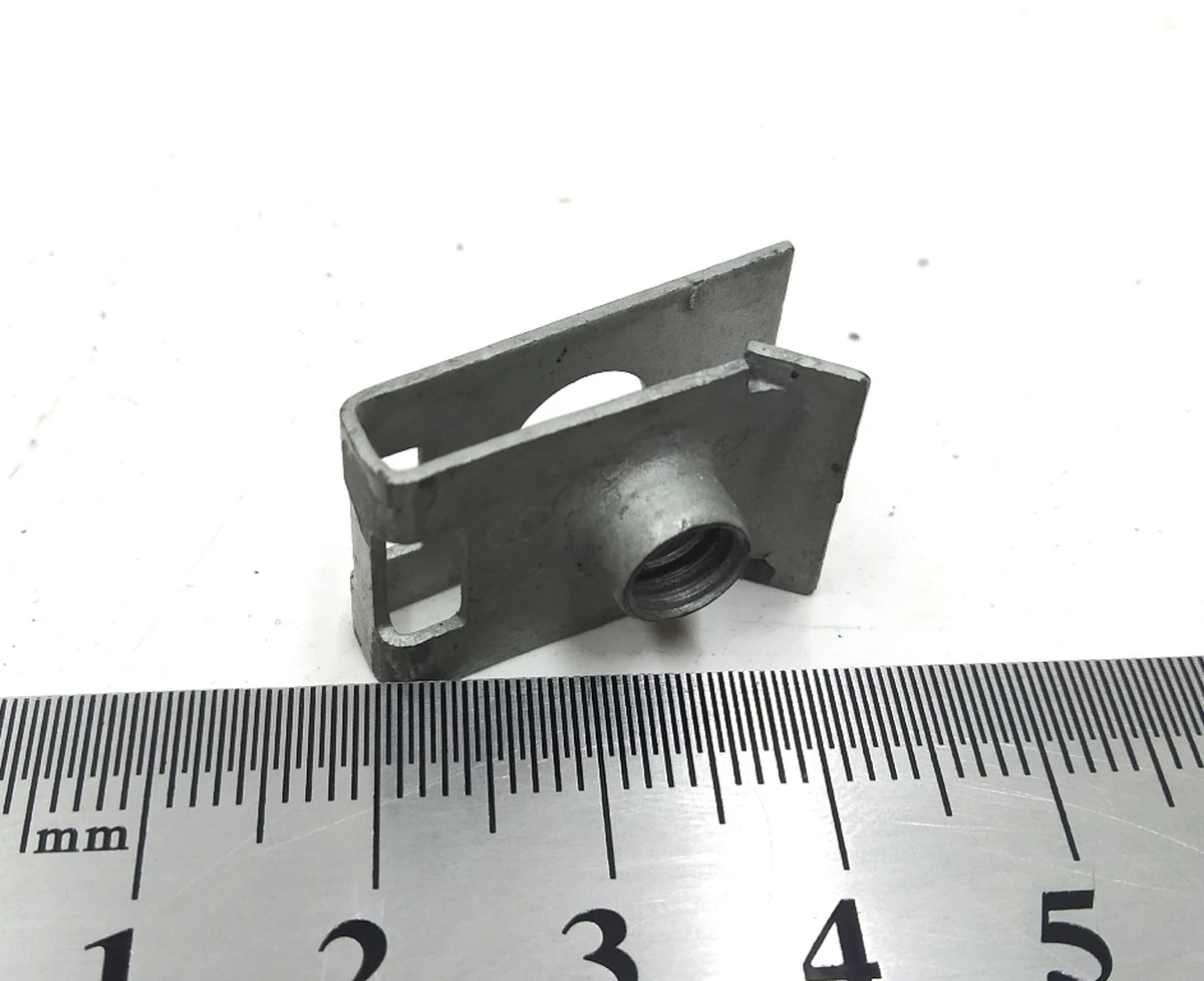 7 Bracket U-NUT M6x1.5-2.5 Tesla model X S REST 1034312-00-D
