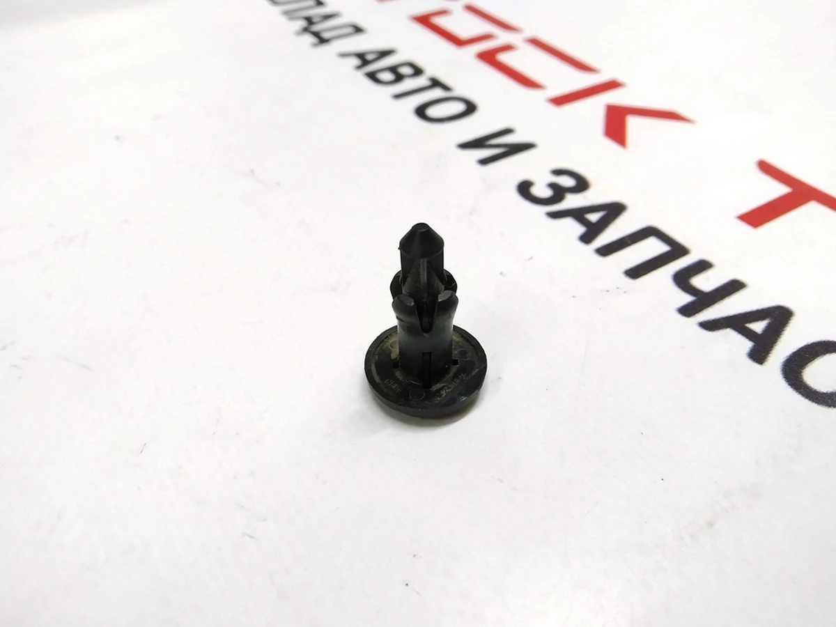 10 Кліпса кріплення 8x18x28.5 Tesla model S, model S REST, model X, model 3 1006535-00-A