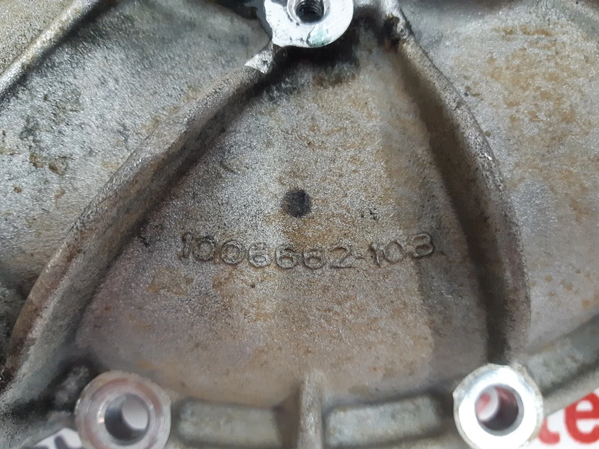 Кришка двигуна зі стопорними кільцями Tesla model S, model S REST 1006662-10-B