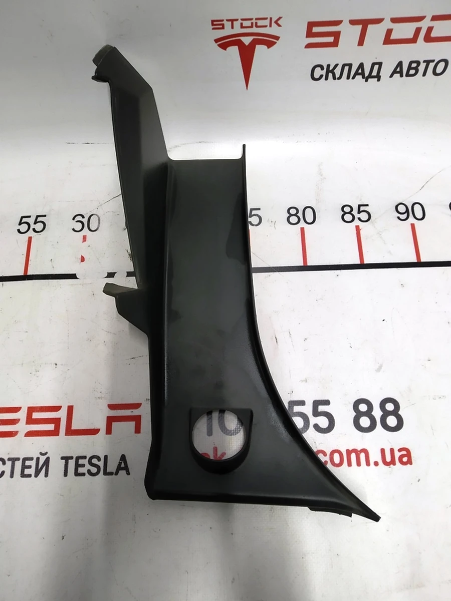 20 Luggage opening pad outer left Tesla model S, model S REST 1021437-00-D