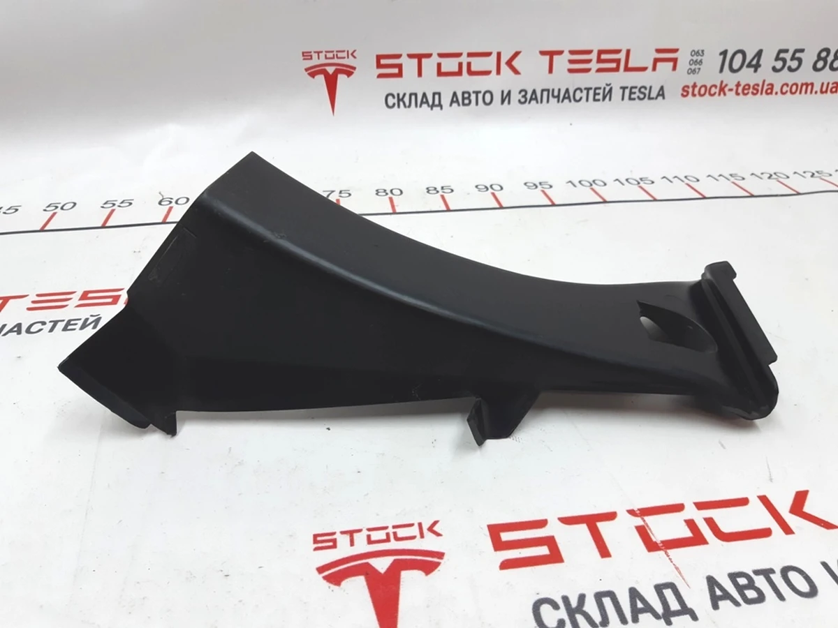 21 Накладка багажного отвору зовнішня права Tesla model S, model S REST 1021438-00-D