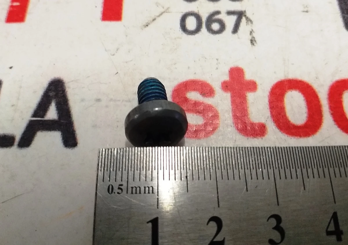 6 Болт FASTENER SCREW TORX30 M6-1.00X10MM Tesla modelS REST, model X 1006772-00-A