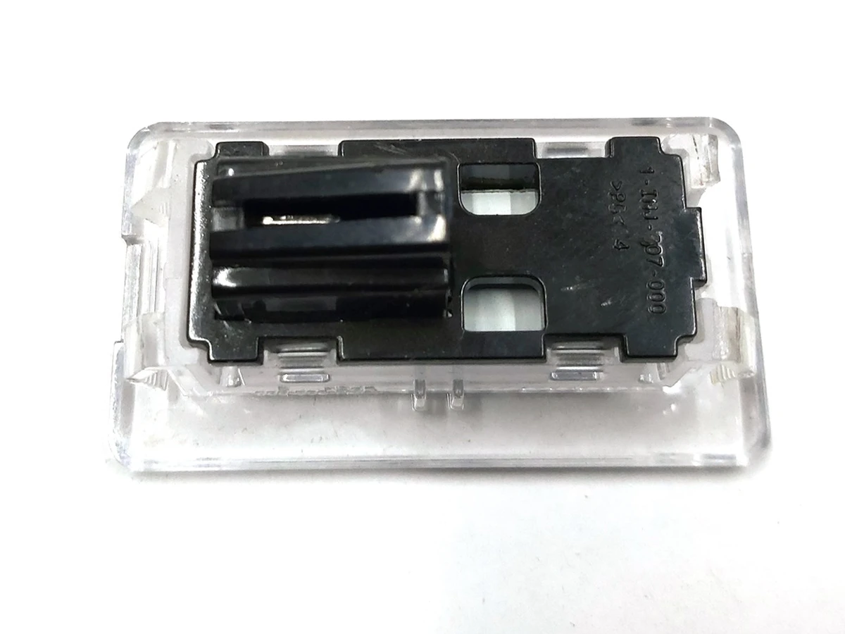 14 Ліхтар підсвічування з пошкодженням Tesla model X 3 S REST 1007151-70-E