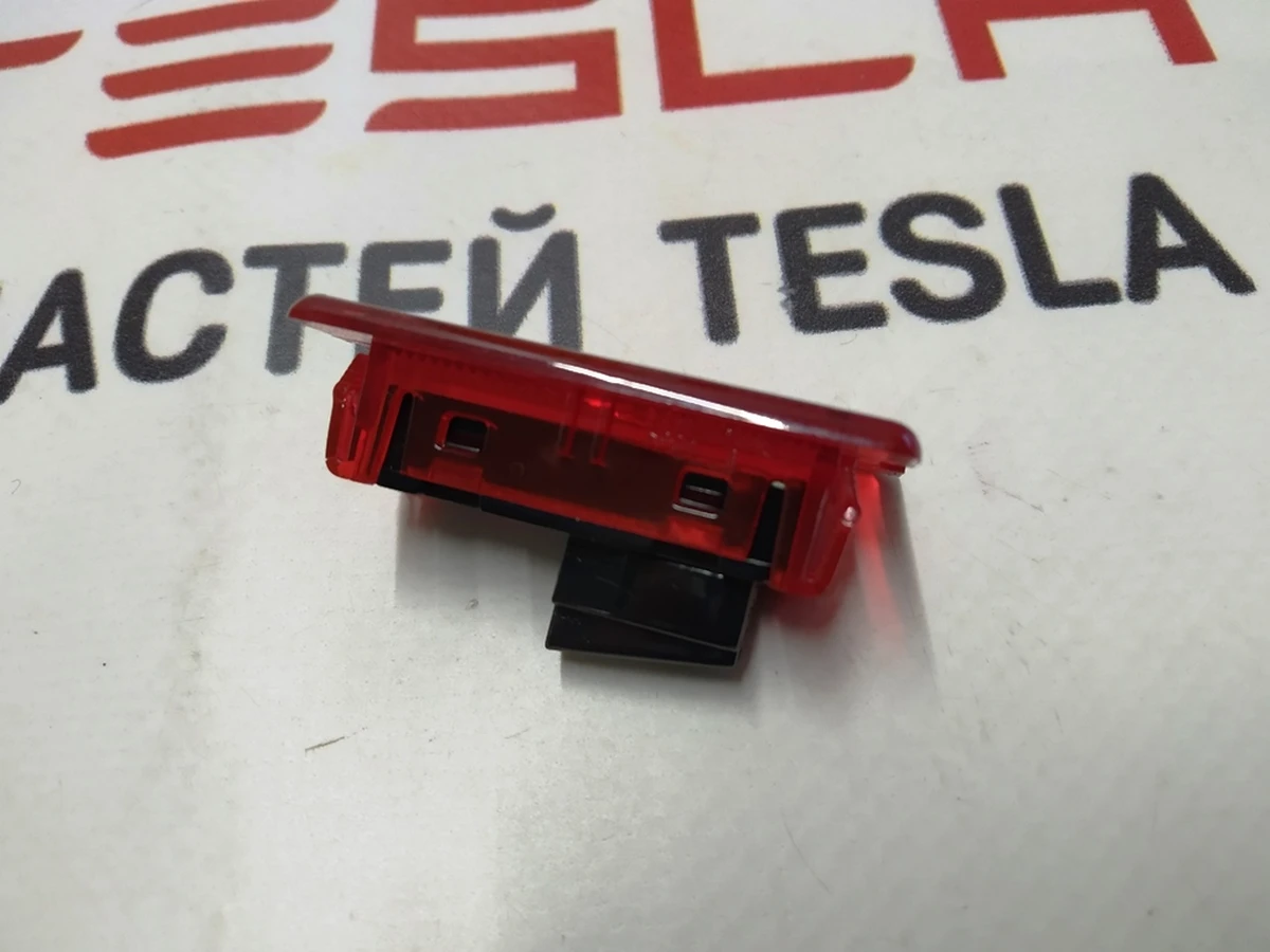19 TESLA UNIVERSAL TASK LIGHT, RED LENS, GRAINED Tesla Model S, Model S REST, Model X 1007152-70-E