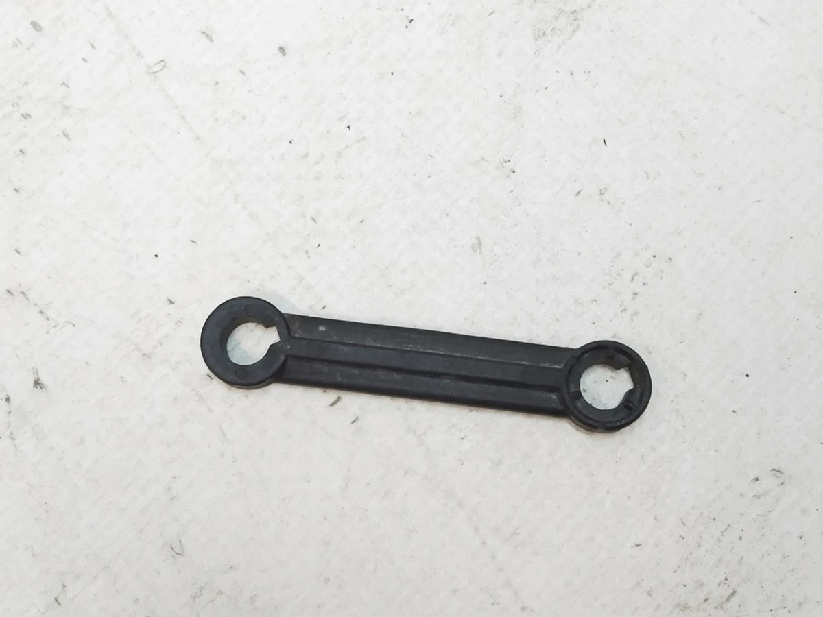 3 Рычаг лопасти люверса правого активного (длинный) Tesla Model S 1007269-00-F