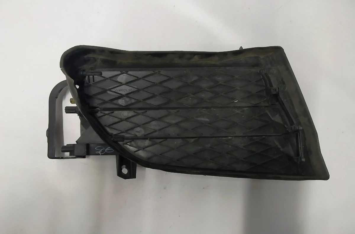 2 Active grommet housing left (without module and chrome lining) Tesla model S 1007268-00-F