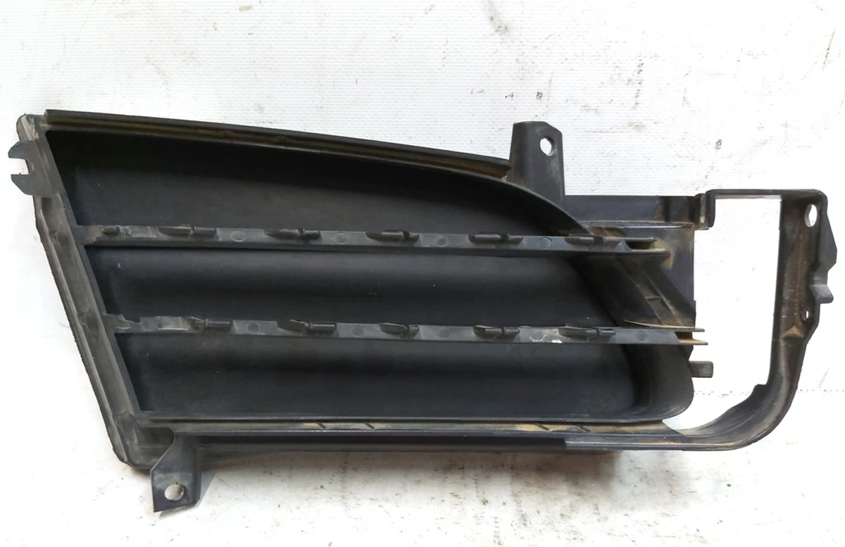 3 ACTIVE LOUVRE ASSEMBLY - RIGHT (without module and chrome trim) Tesla model S 1007269-00-F
