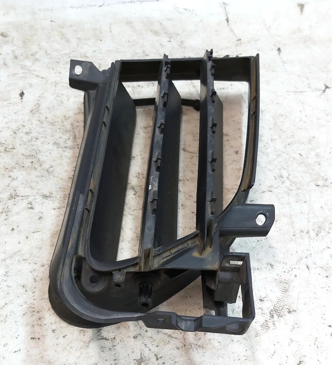 3 ACTIVE LOUVRE ASSEMBLY - RIGHT (without module and chrome trim) Tesla model S 1007269-00-F