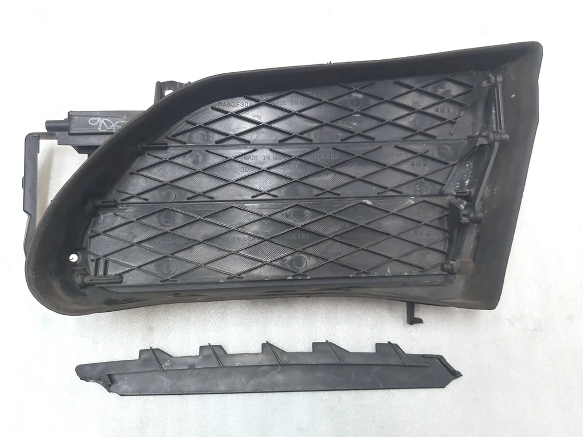 3 Корпус люверса активного правий (без модуля та хром накладок) з пошкодженням Tesla Model S 1007269-00-F