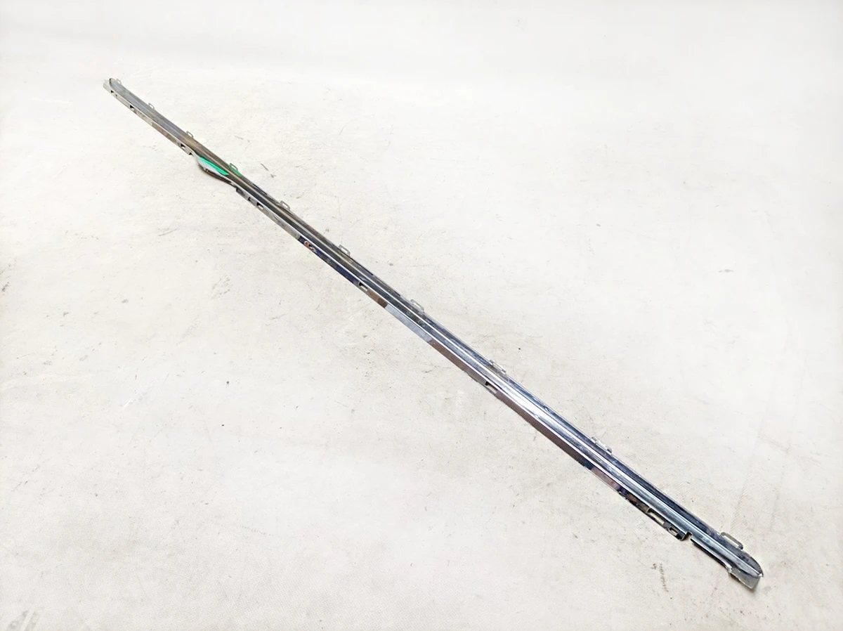 5 RWD right metal sill cover molding (minor damage) Tesla model S 1007313-00-C