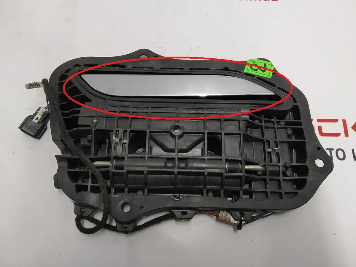 1 Механізм ручки зовнішньої передньої правої у зборі (з пошкодженнями) GEN 1 Tesla model S 1135725-S0-A