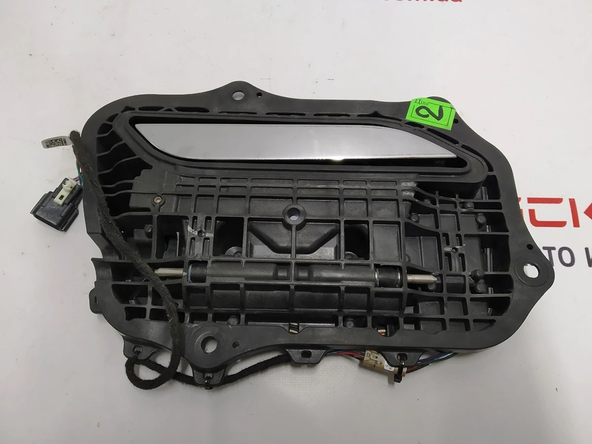 1 Механізм ручки зовнішньої передньої правої у зборі (з пошкодженнями) GEN 1 Tesla model S 1135725-S0-A