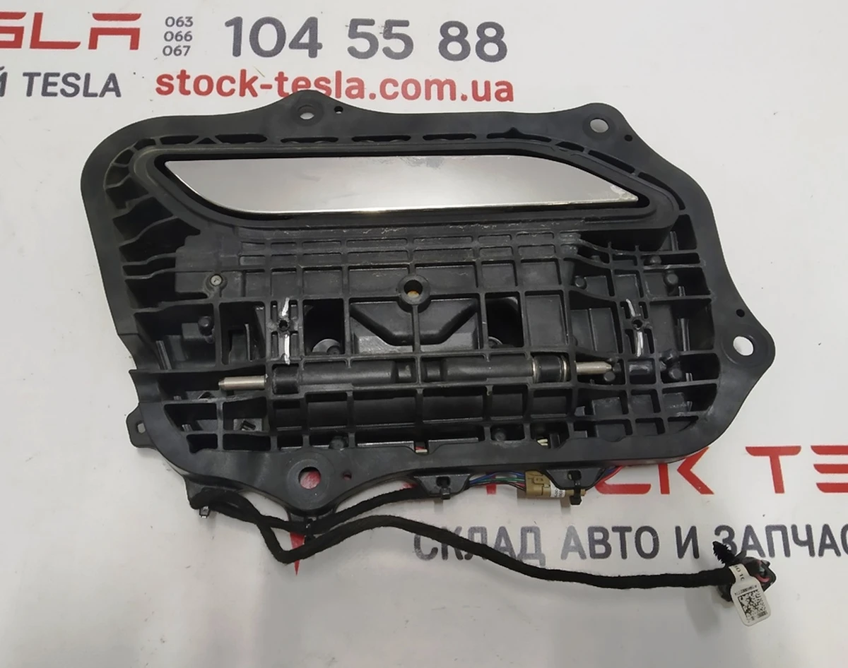 1 Механізм ручки зовнішньої передньої правої у зборі GEN 1 Tesla model S 1135725-S0-A