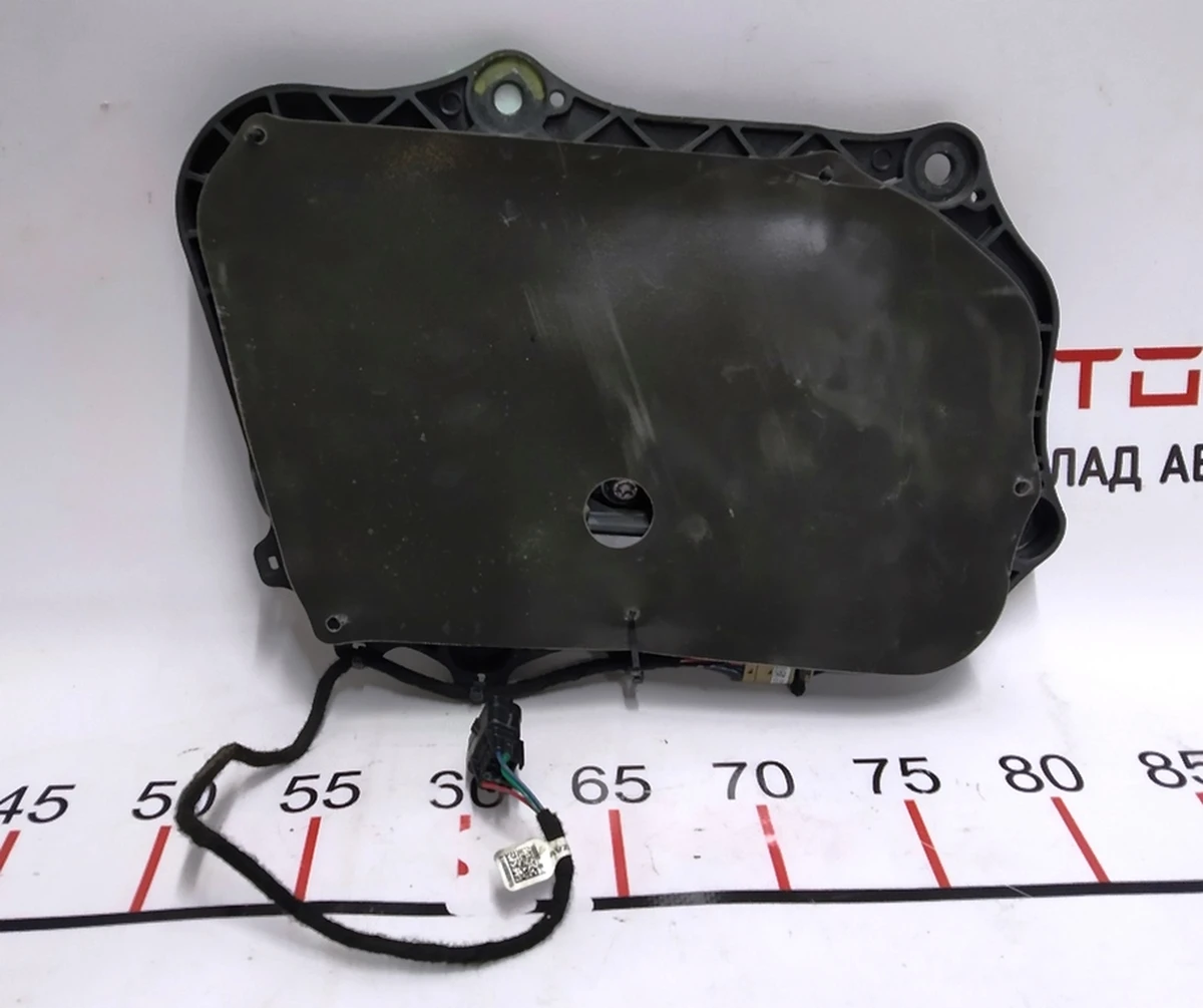 1 Механізм ручки зовнішньої передньої лівої у зборі GEN 1 Tesla model S 1135718-S0-A