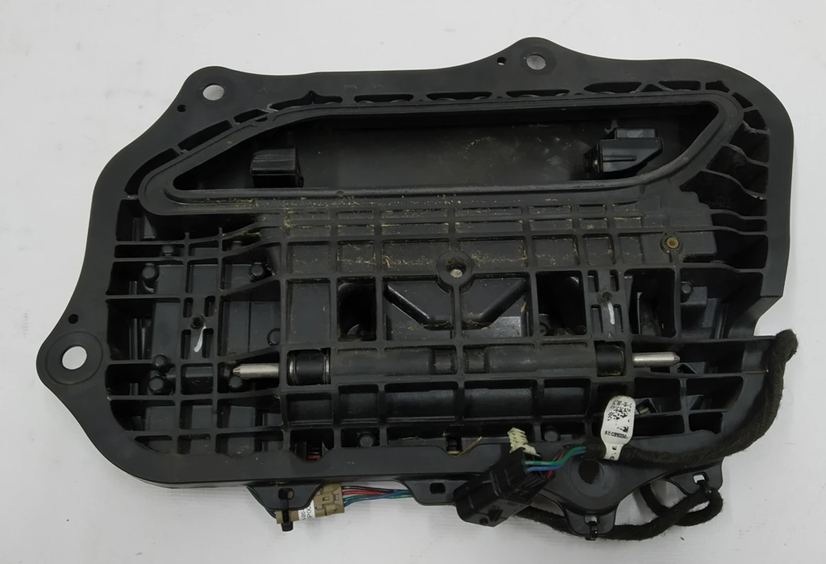 1 Механізм ручки зовнішньої передньої лівої GEN 1 без хрому Tesla model S 1135718-S0-A