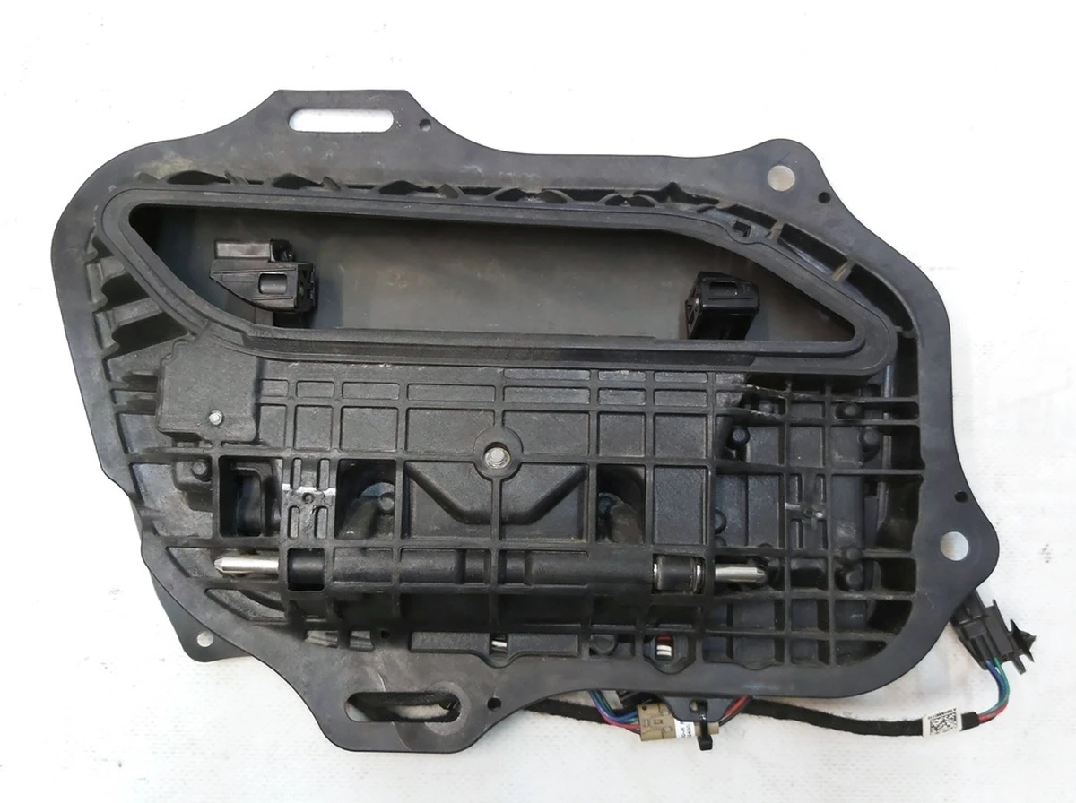 5 Механізм ручки зовнішньої задньої правої в зборі GEN 1 Tesla model S 1135723-S0-A