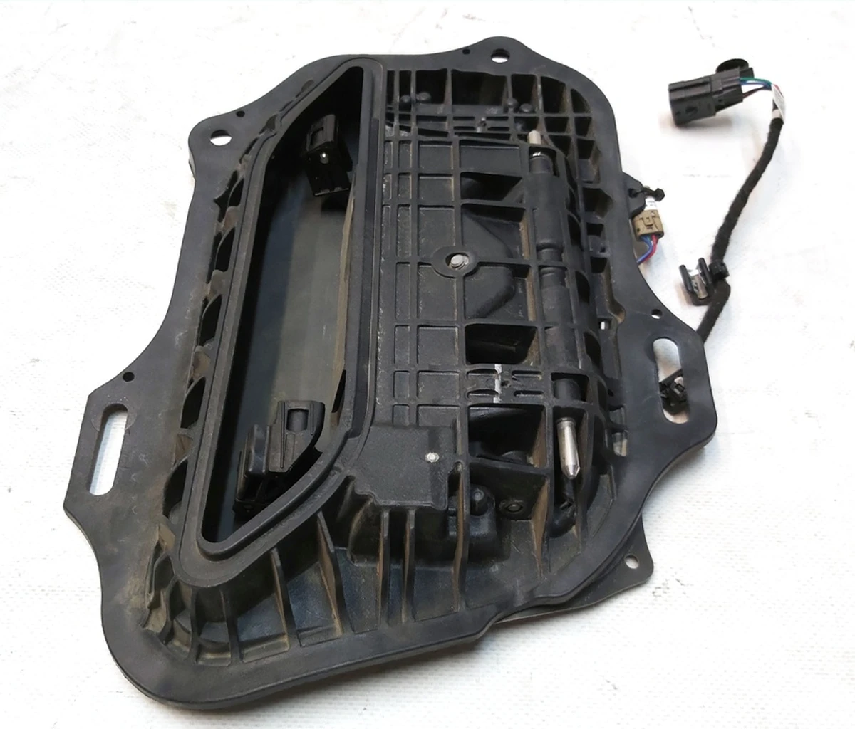 5 Механізм ручки зовнішньої задньої правої в зборі GEN 1 Tesla model S 1135723-S0-A