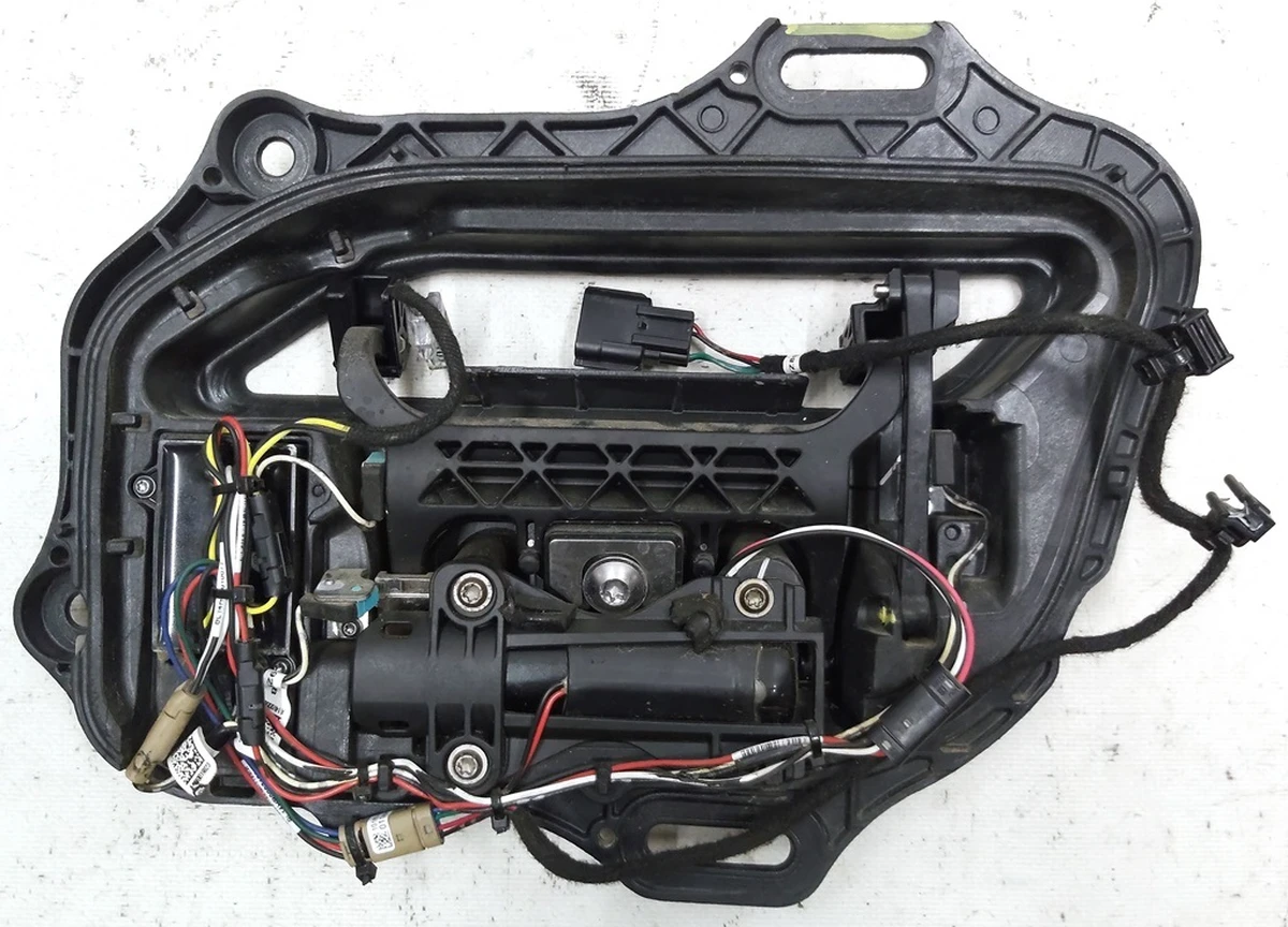 5 Механизм ручки наружной задней правой GEN 1 Tesla model S 1135723-S0-A