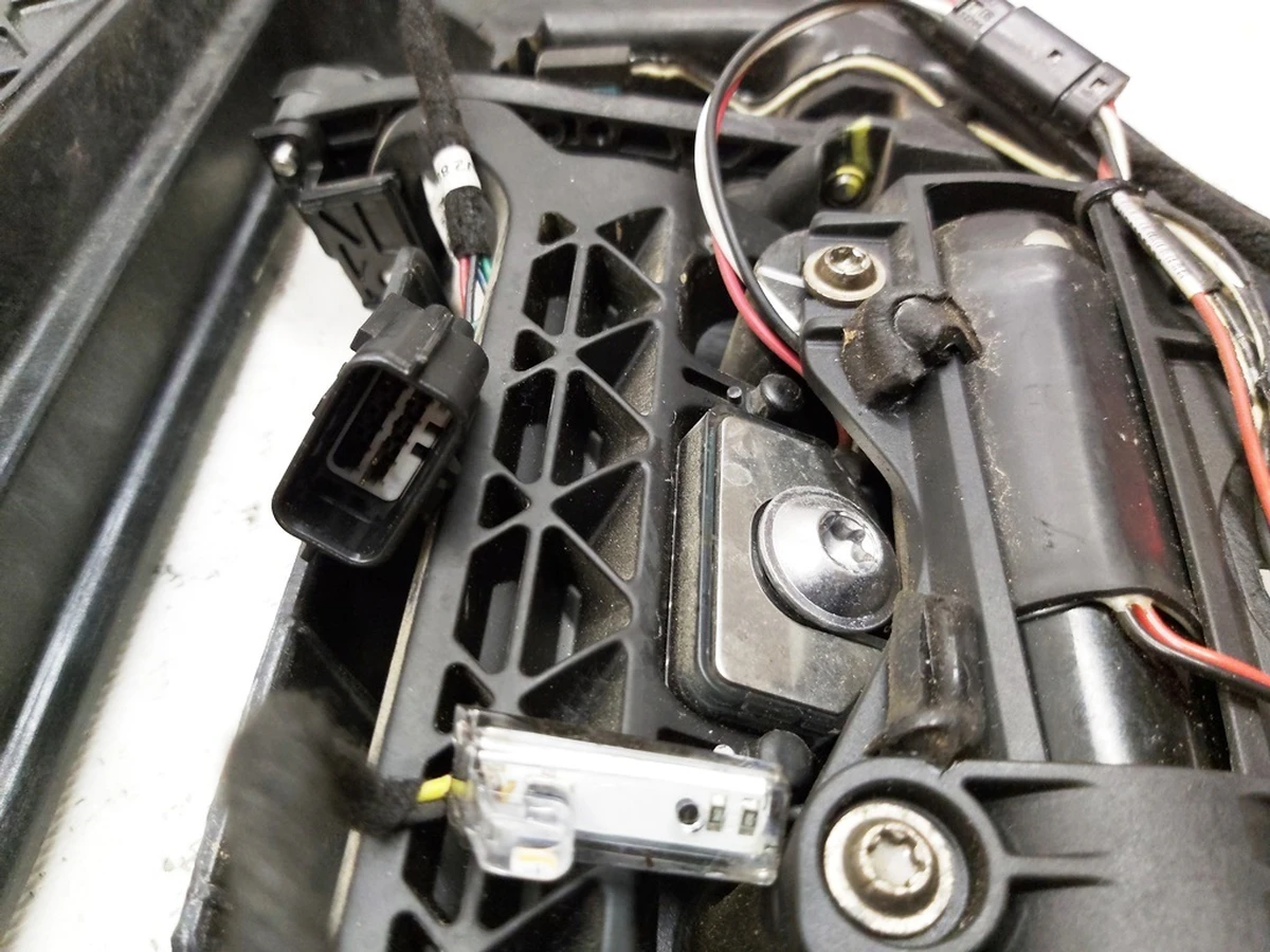 5 Механизм ручки наружной задней правой GEN 1 Tesla model S 1135723-S0-A