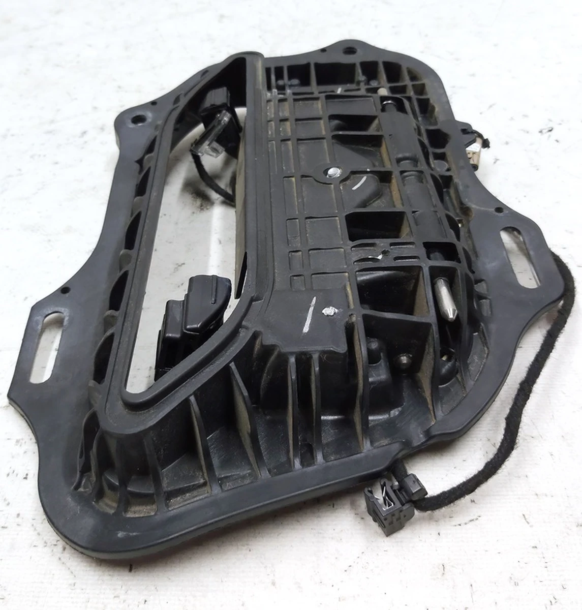 5 Механизм ручки наружной задней правой GEN 1 Tesla model S 1135723-S0-A