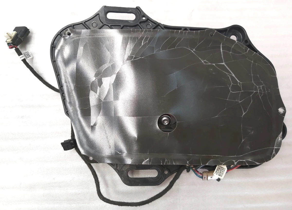 1 Механізм ручки зовнішньої задньої лівої GEN1 у зборі з хромом та внутрішньою пластиною Tesla model S 1135722-S0-A