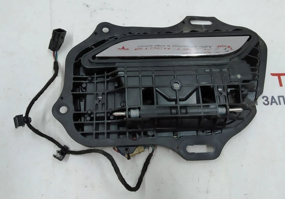 1 Механізм ручки зовнішньої задньої лівої у зборі GEN 1 (без внутрішнього ущільнювача) Tesla model S 1135722-S0-A